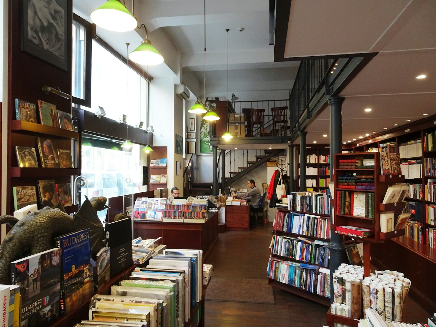 interior of bookshop Atlantisz Könyvsziget