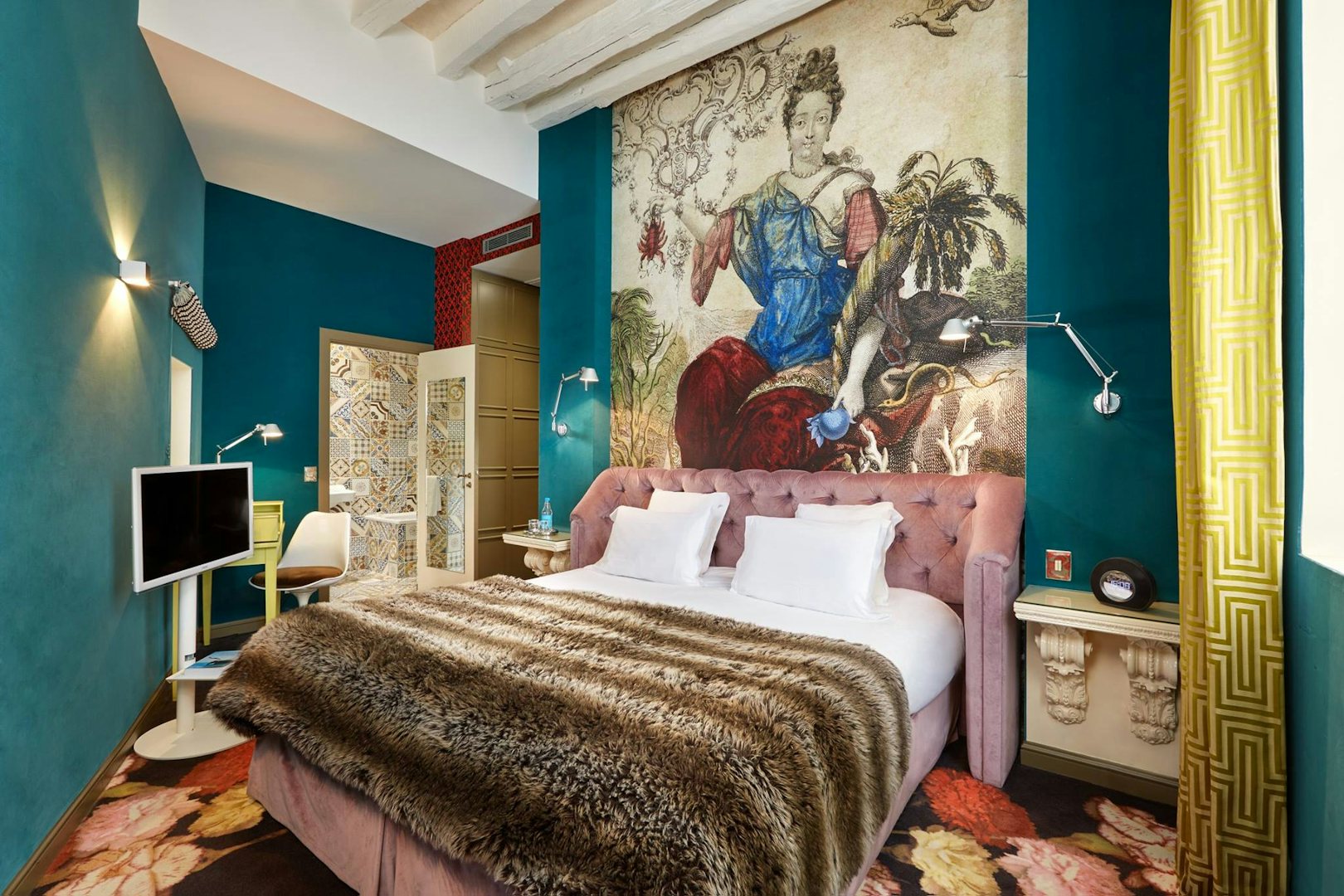 room at Hotel du Petit Moulin