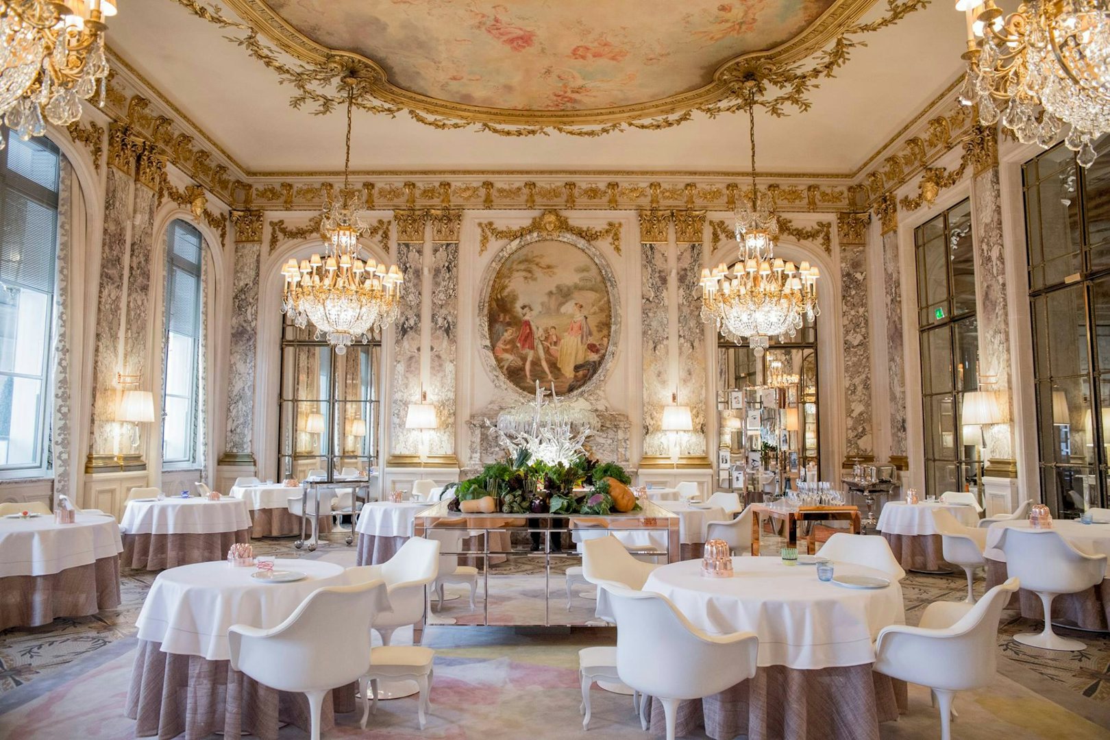 interior of restaurant and bar at Le Meurice