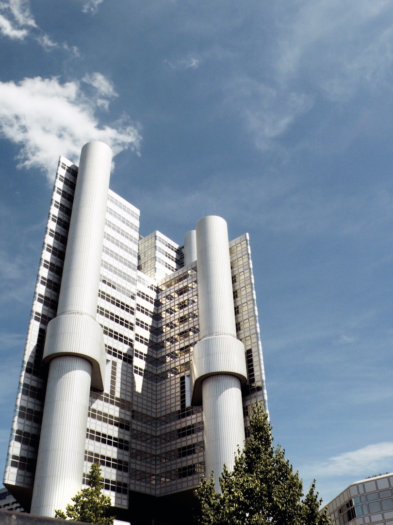 Tall tower in Munich by Architektour