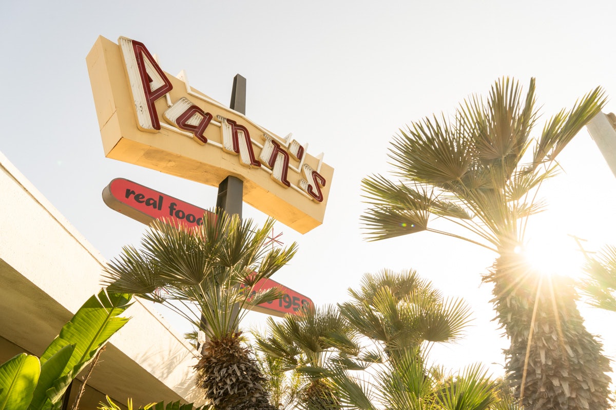 Pann's restaurant Googie-style sign