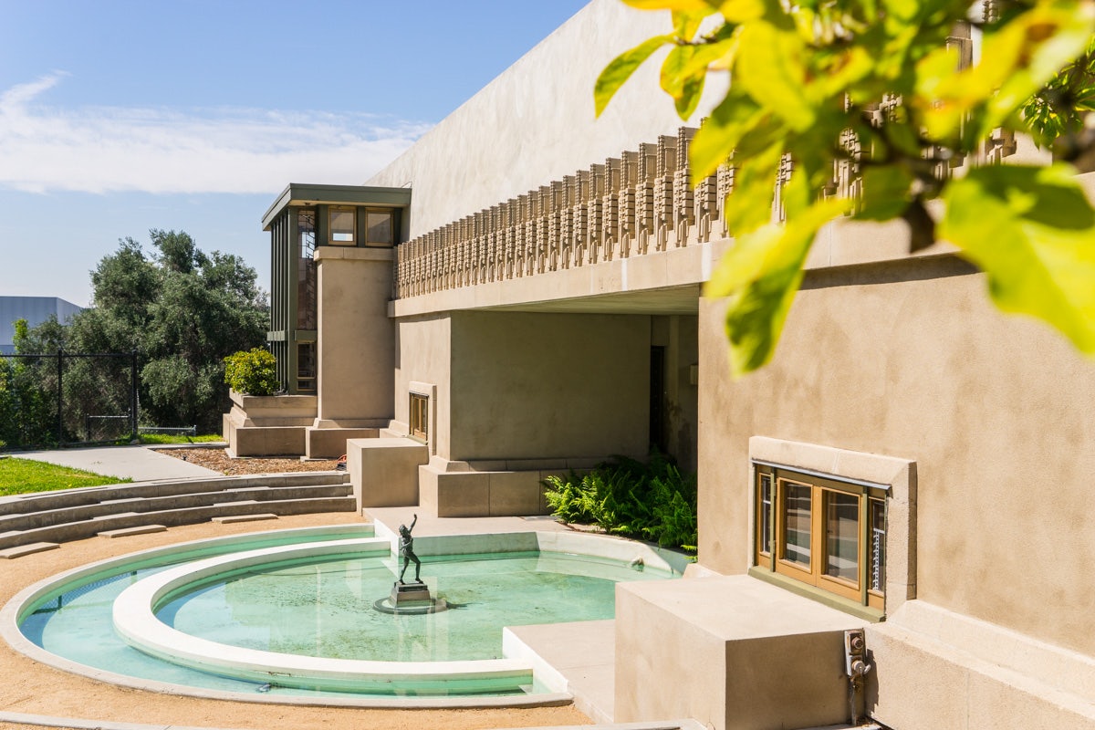 hollyhock house exterior