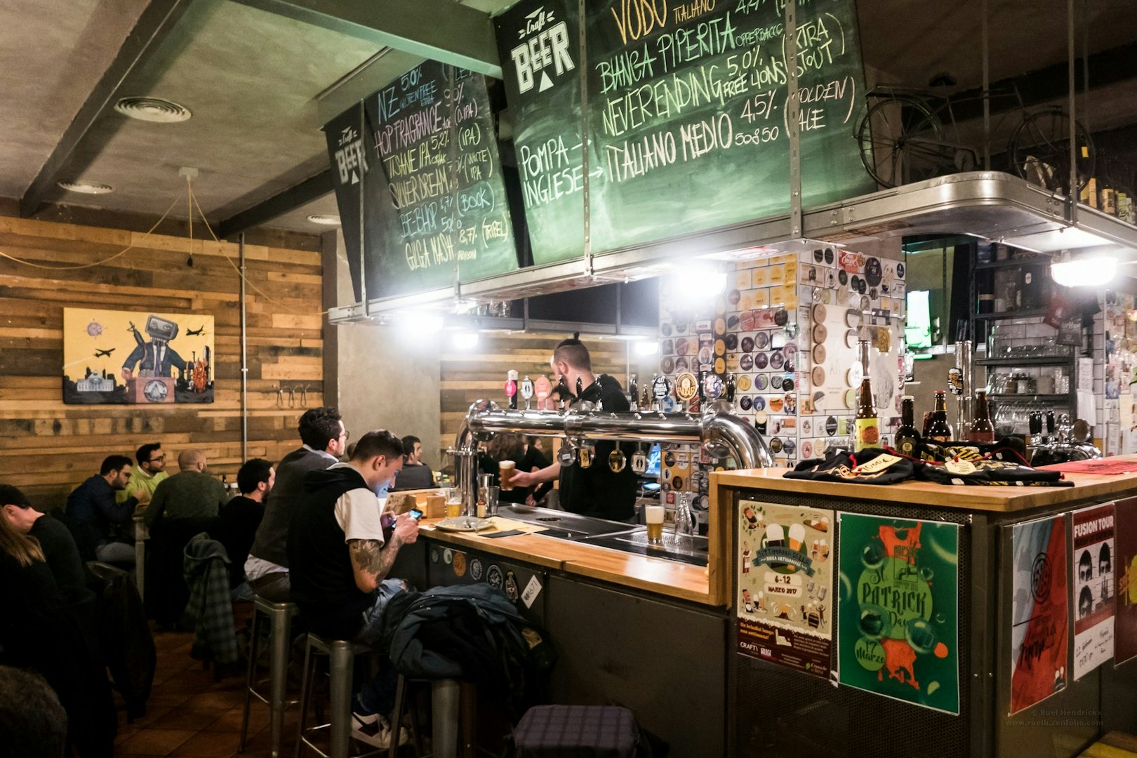 Bar interior of Hopside