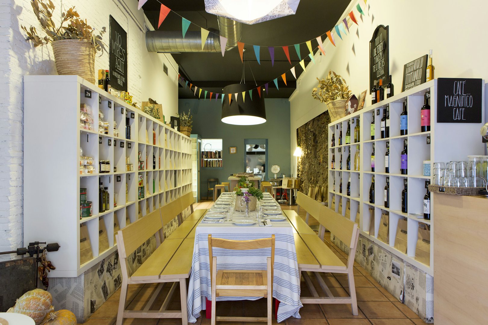 interior of the Les Tres a la Cuina Vegetarian Restaurant