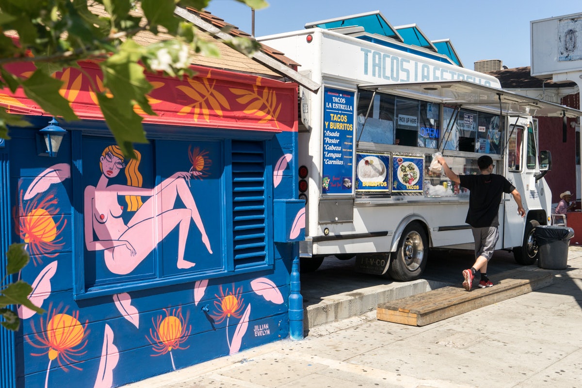 La Estrella taco truck in Los Angeles