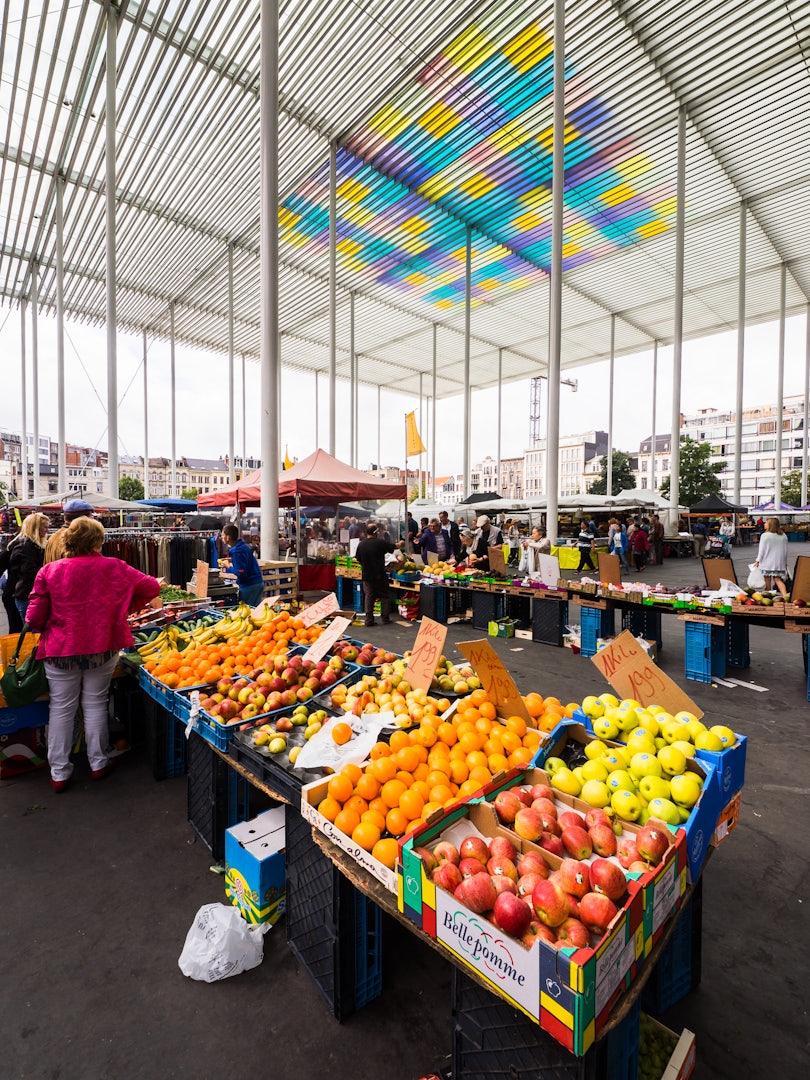 a fruit stand at the Zaterdagmarkt in Antwerp