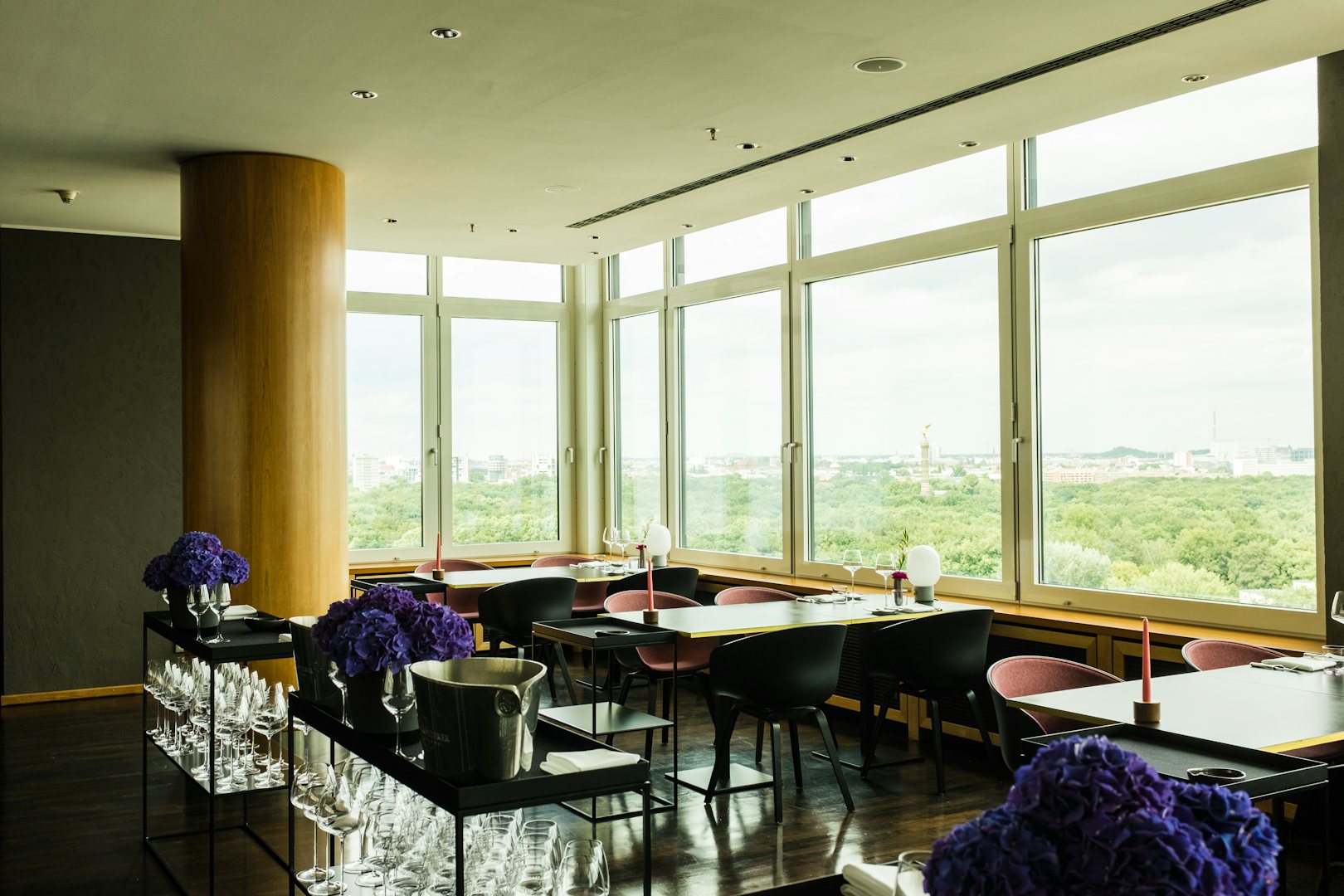 Hugos restaurant with a view over Berlin