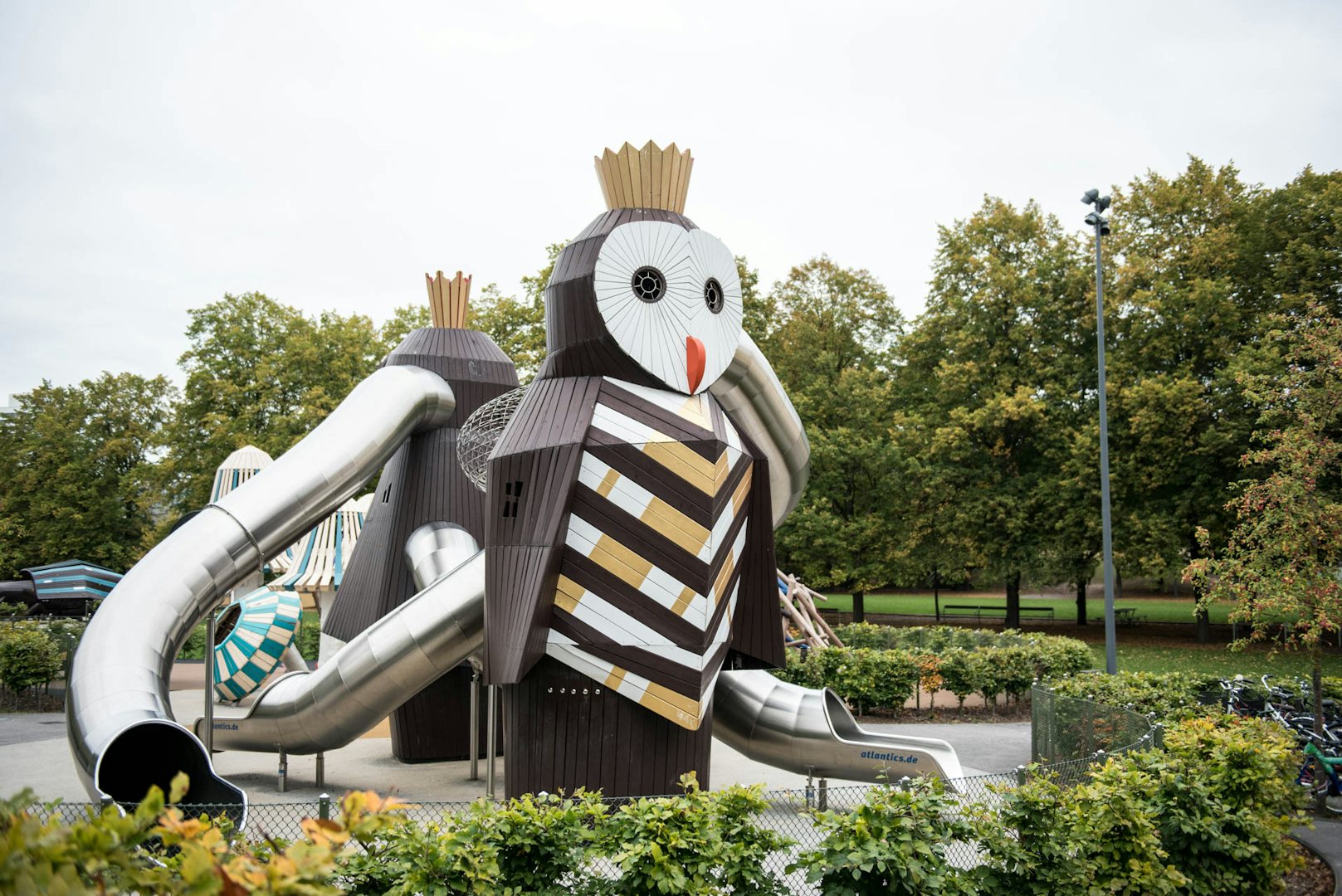 big penguin sculpture at the Kristinebergs Slottspark