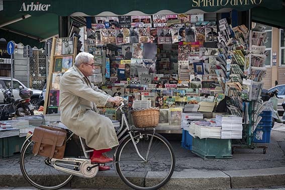 Edicola di Largo Treves Milan