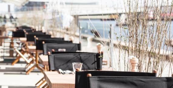 terrace Almanak at the standard