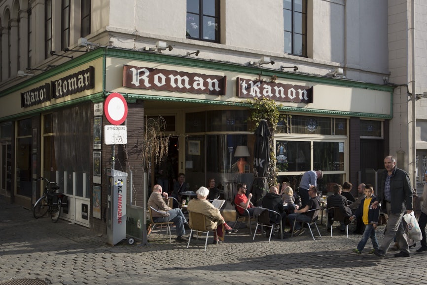people having a drink outside at 't Kanon Ghent