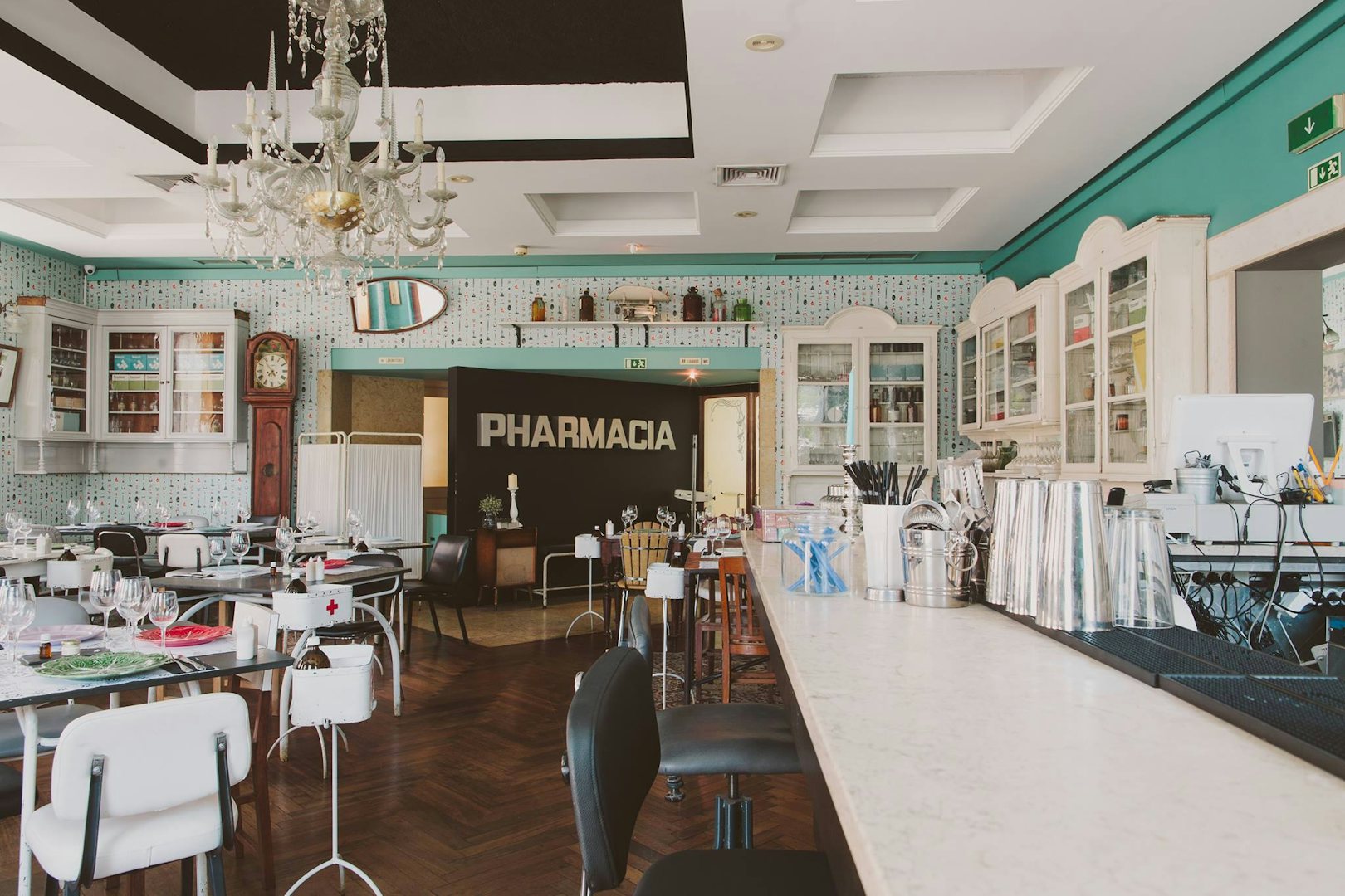 bar la Pharmacia in Lisbon