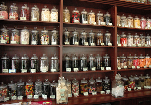 jars filled with candy at Het Oud-Hollandsch Snoepwinkeltje