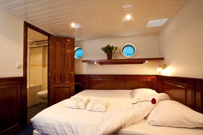 room at the barkentijn Marjorie boat