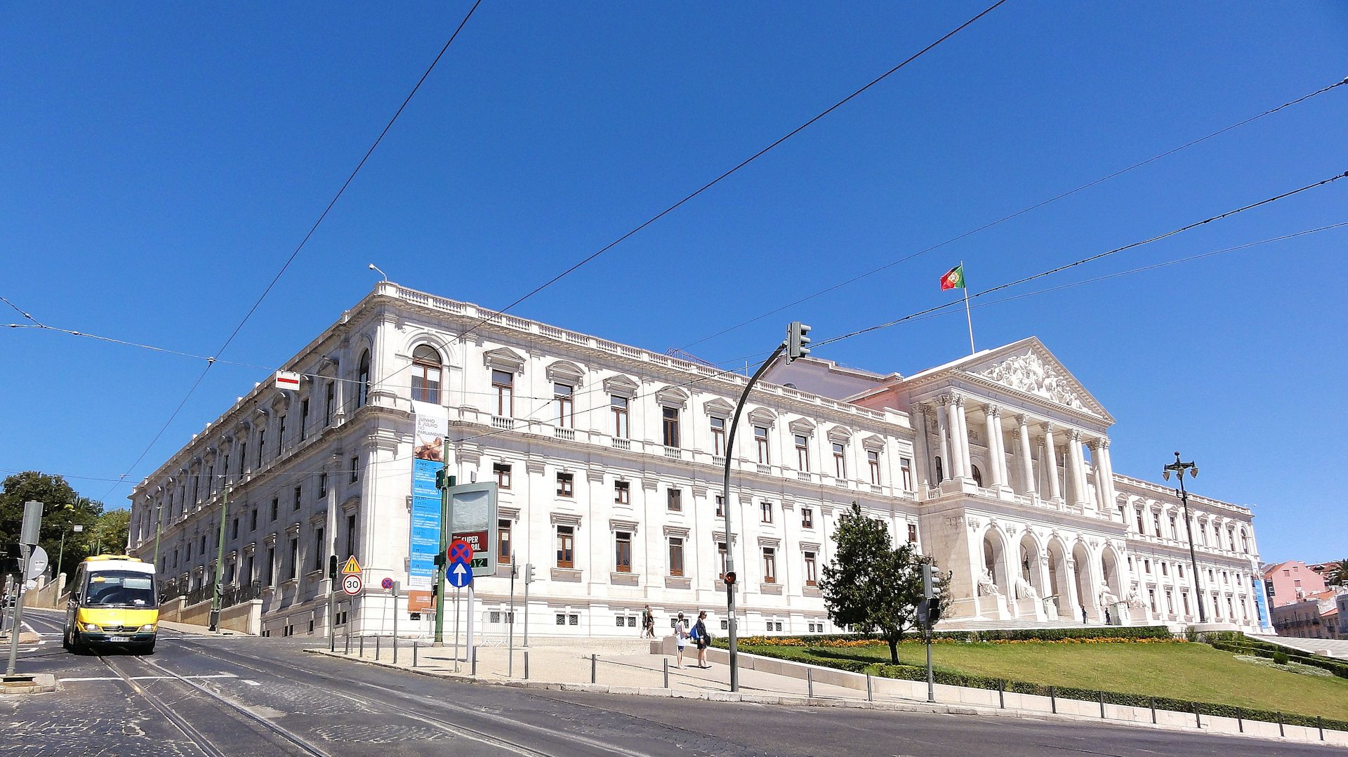 exterior of the building of Assembleia da Republica