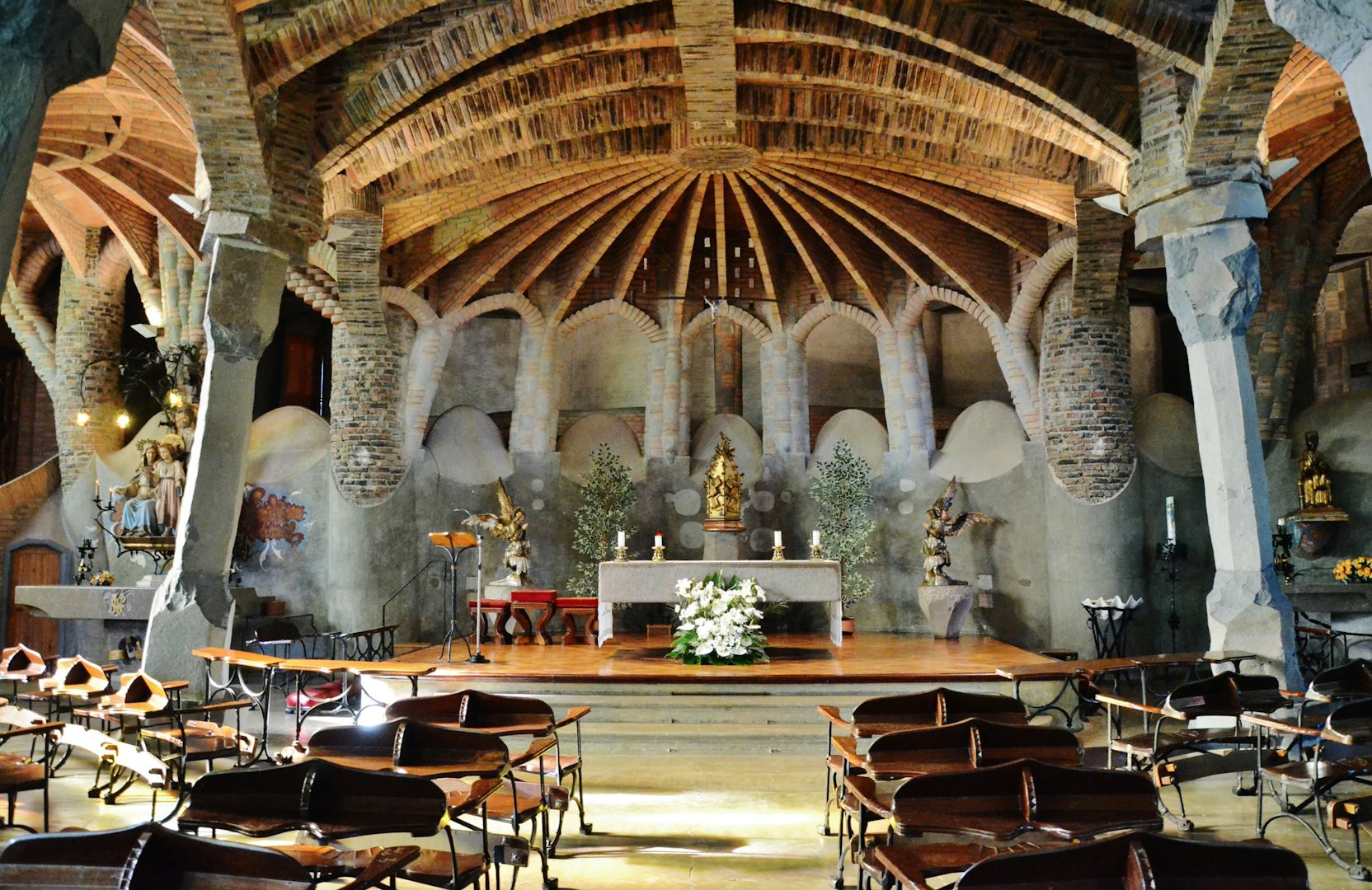 Colònia Güell interior