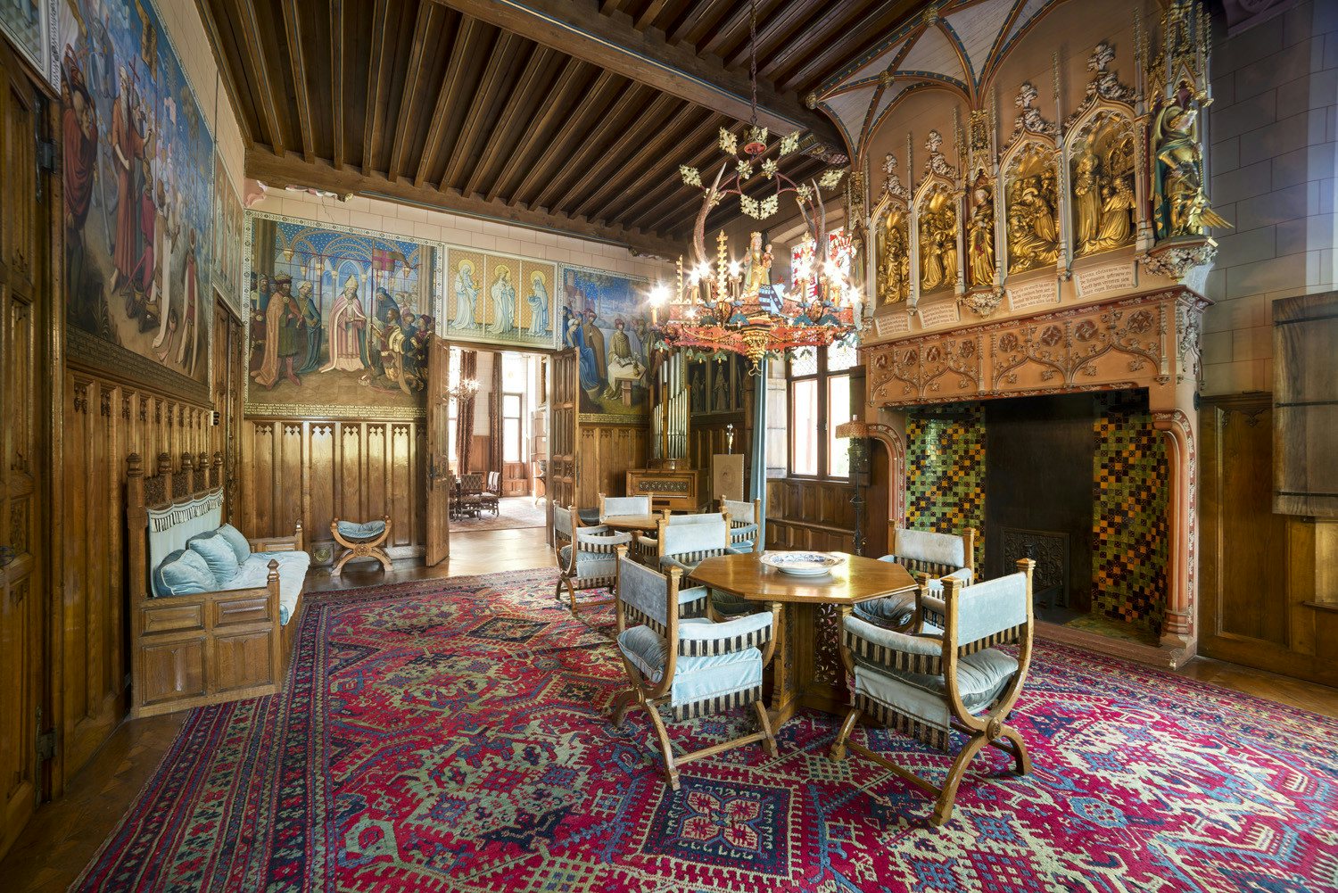 interior Loppem Castle