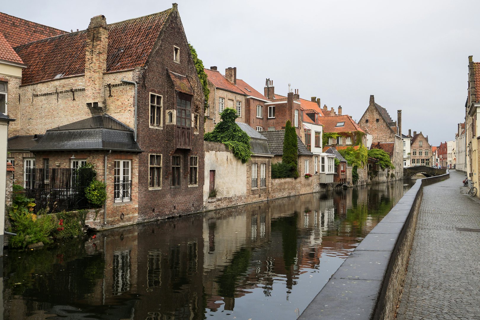 canals at the Augustijnenrei in Bruges