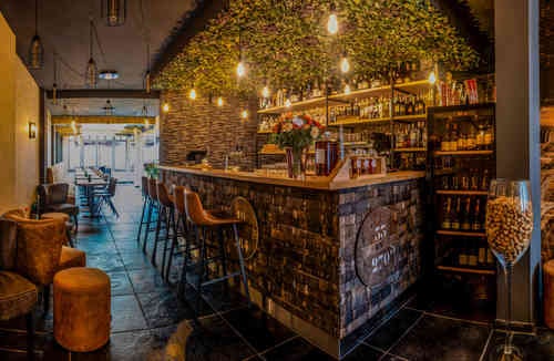 interior Gin & Whisky Lounge
