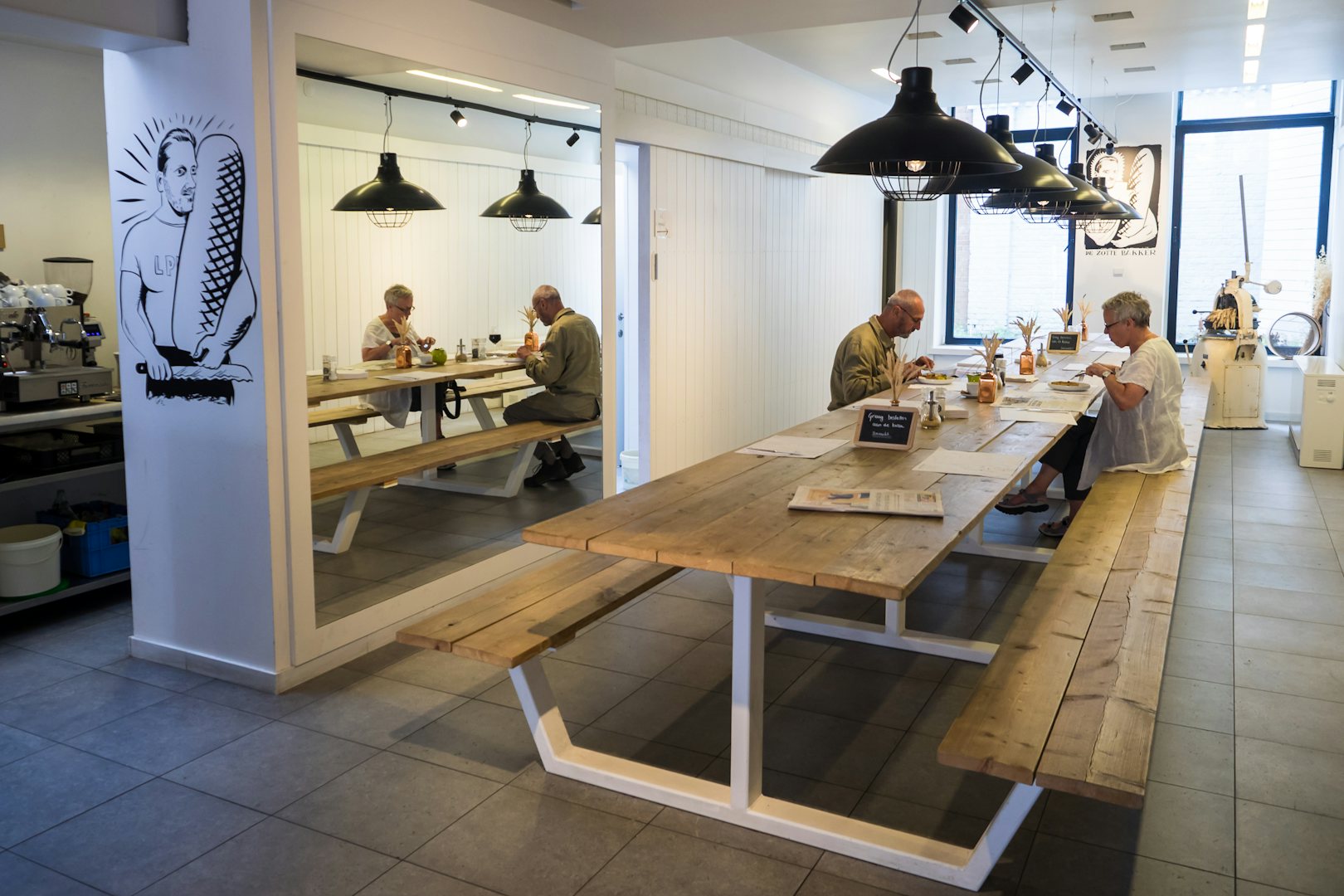 interior restaurant pain de sebastien
