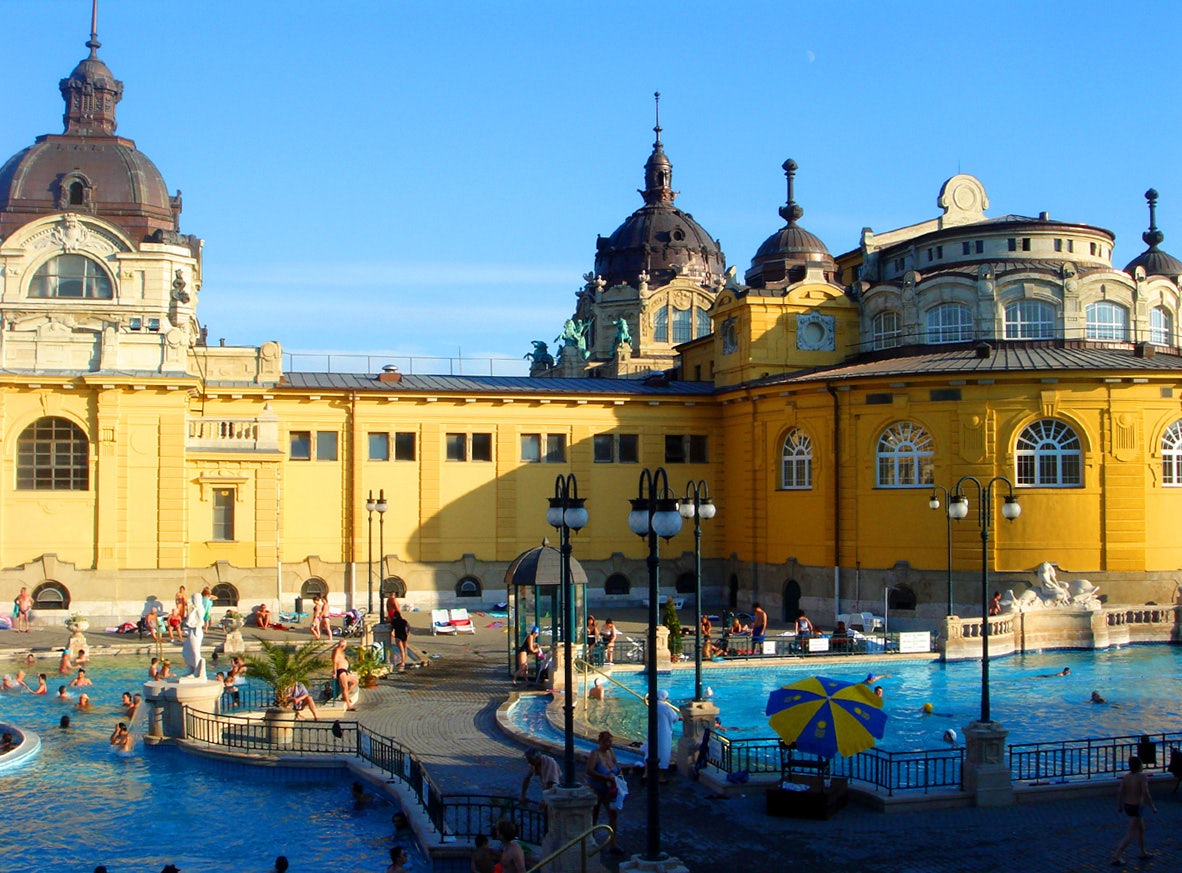 outdoor of Széchenyi baths