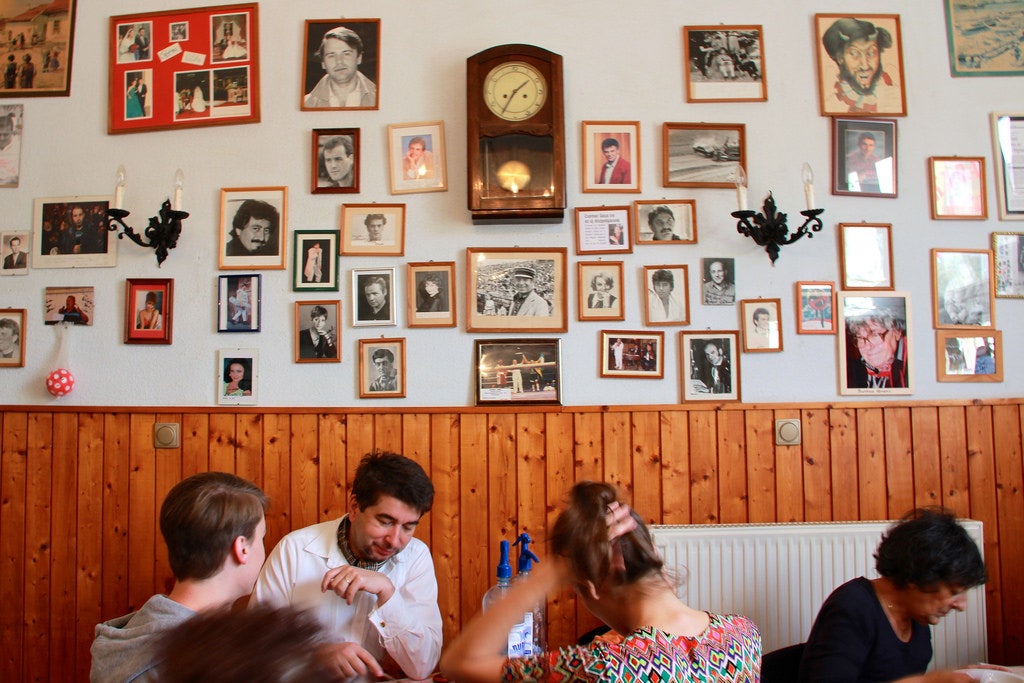 wall with frames at Kadar Etkezde