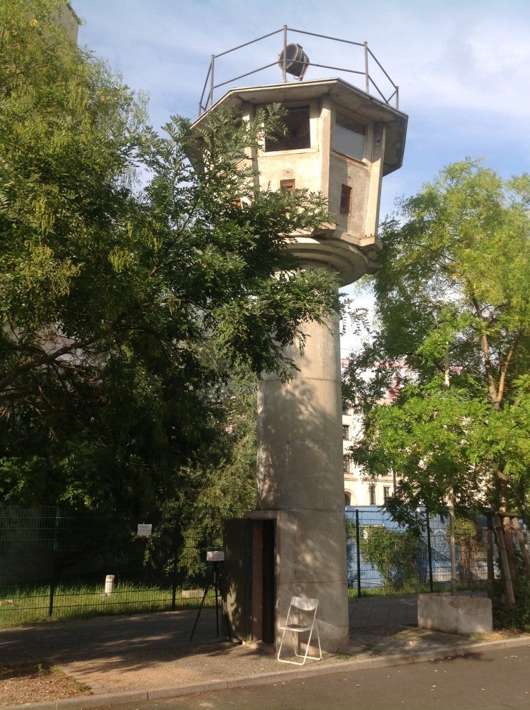 Berlin - GDR Watchtower / Der DDR-Grenzwachturm