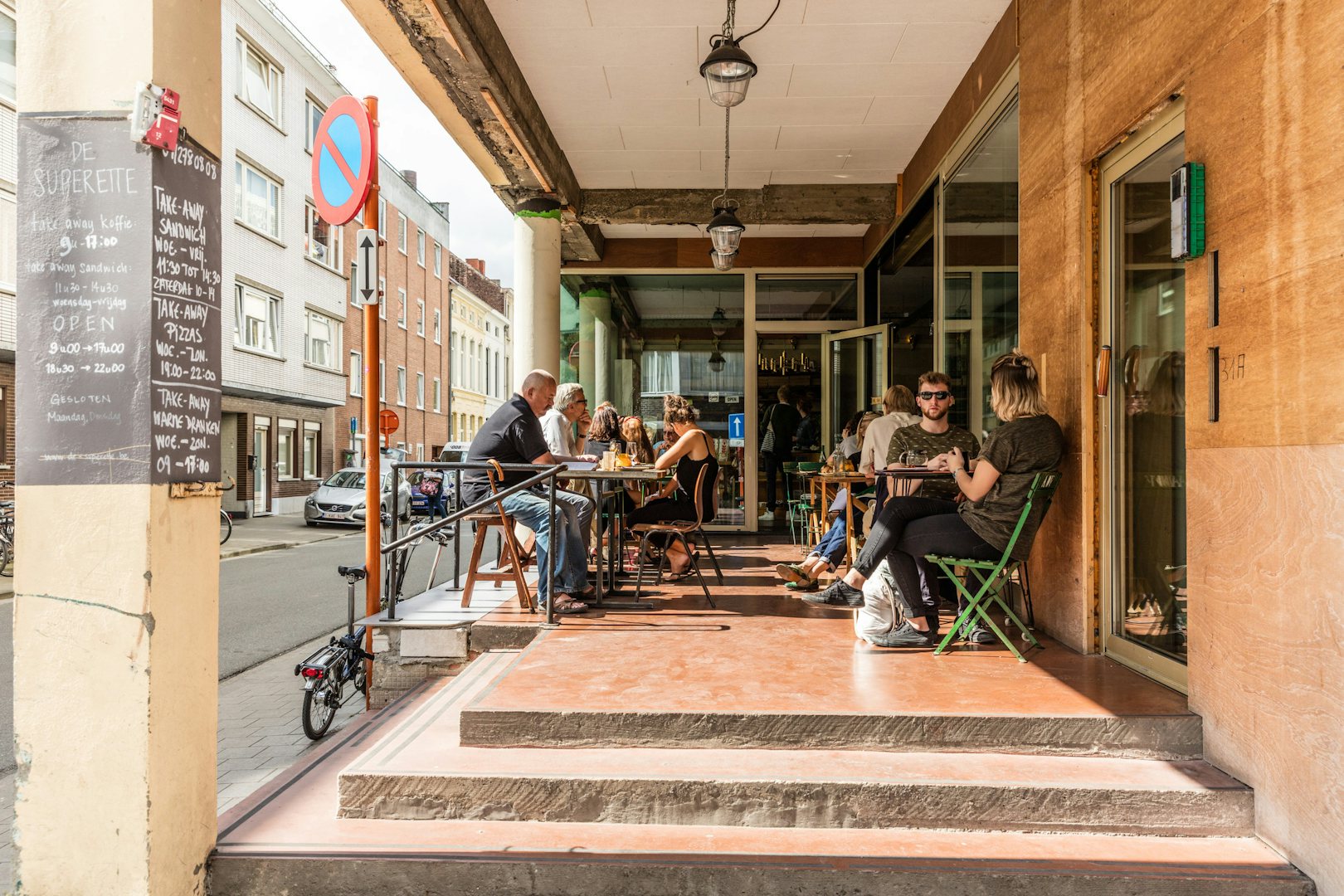 people eating lunch at the terrace of De Superette