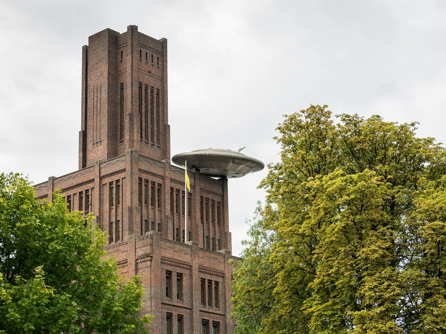 art installation of the UFO on the inkwell