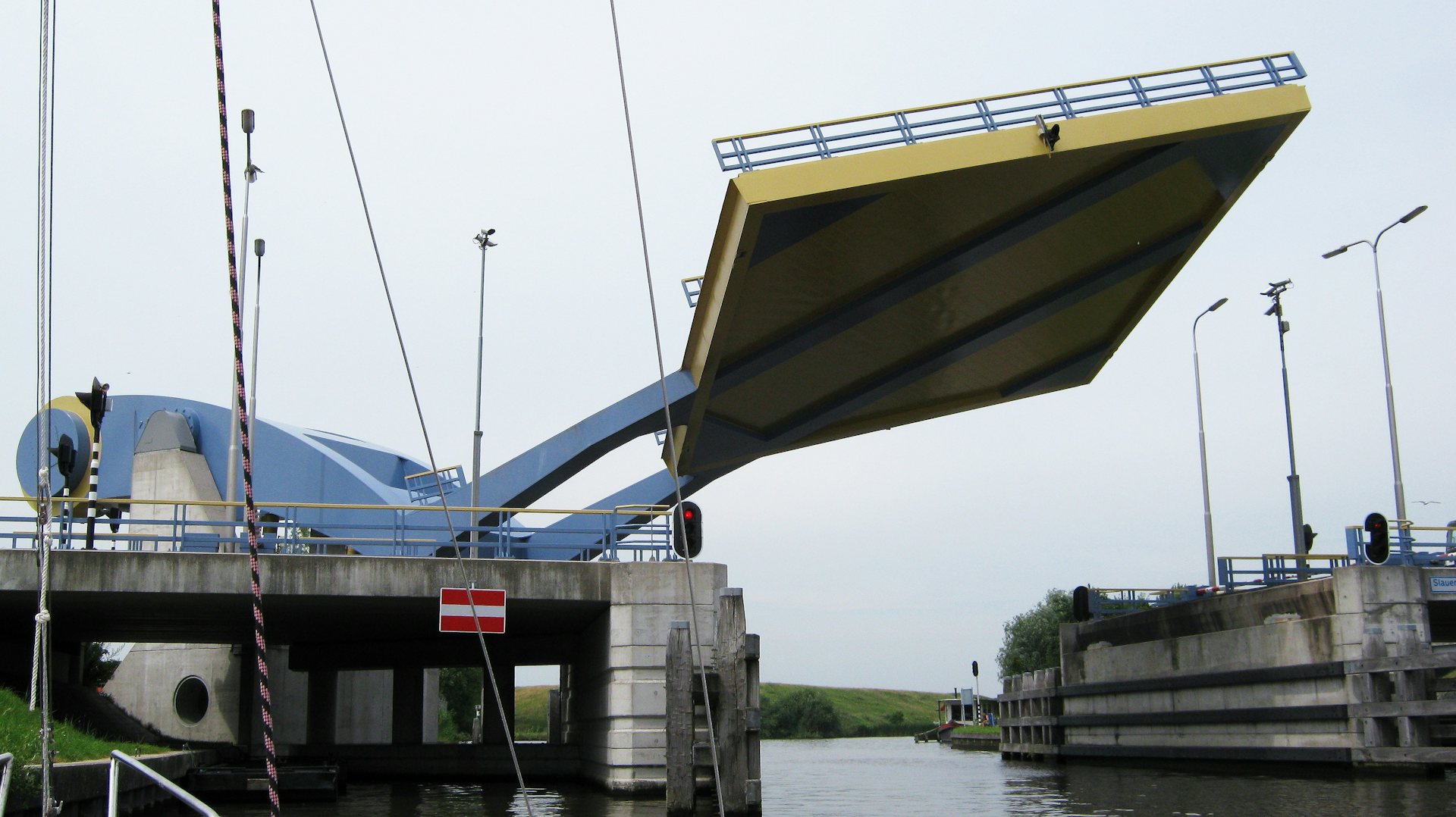 lifted Slauerhoffbrug