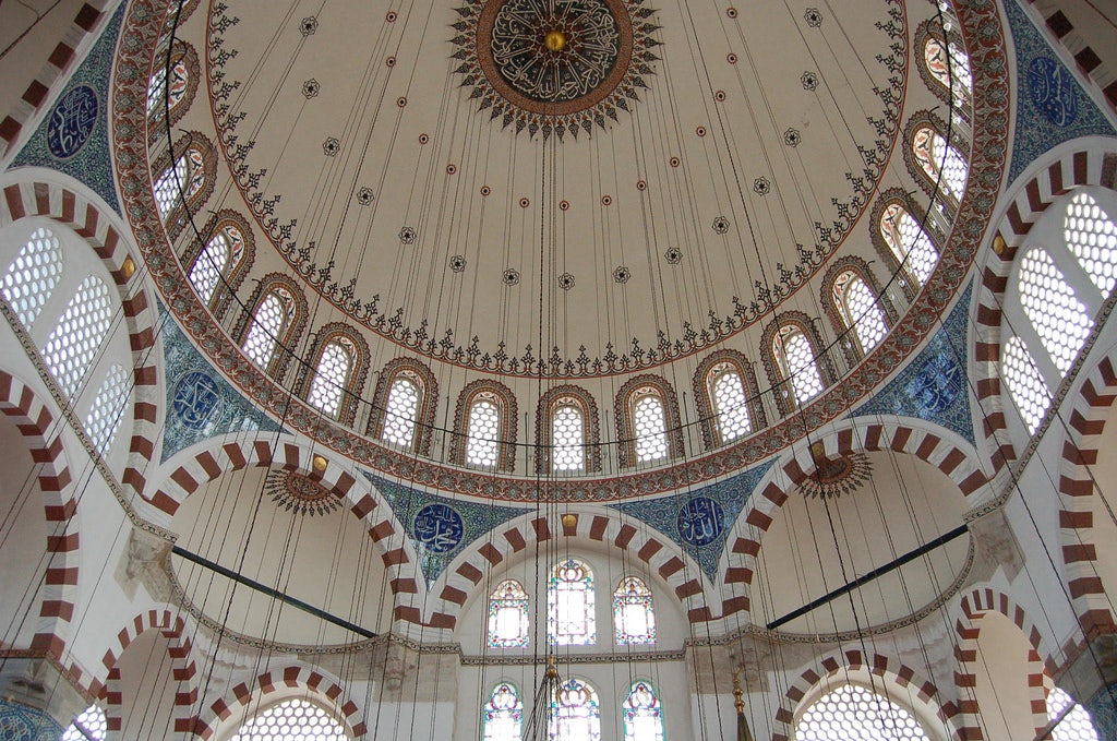 interior of Rüştem Paşa Mosque