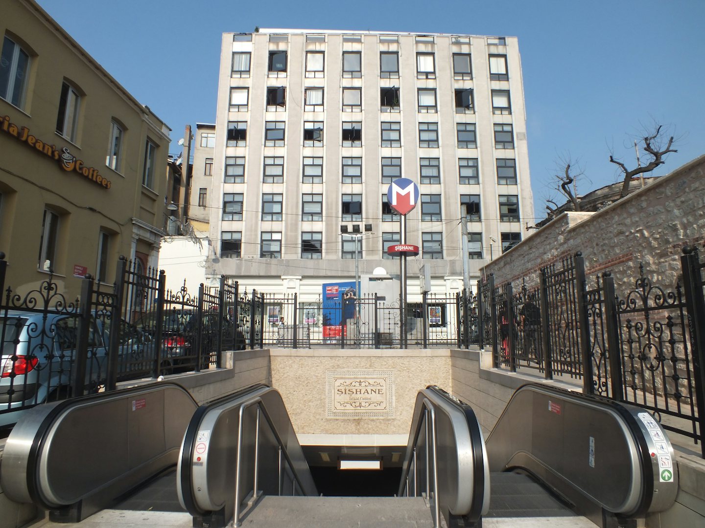 entrance to Sishane Metro