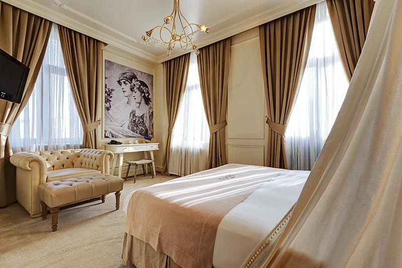 vintage style room at Galata Antique Hotel