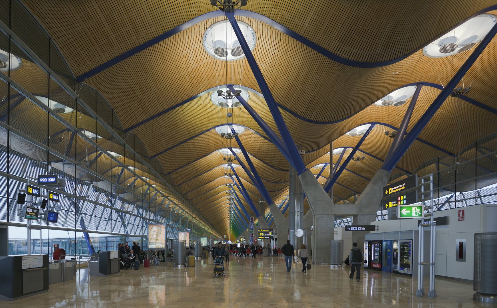 barajas terminal 4 building 