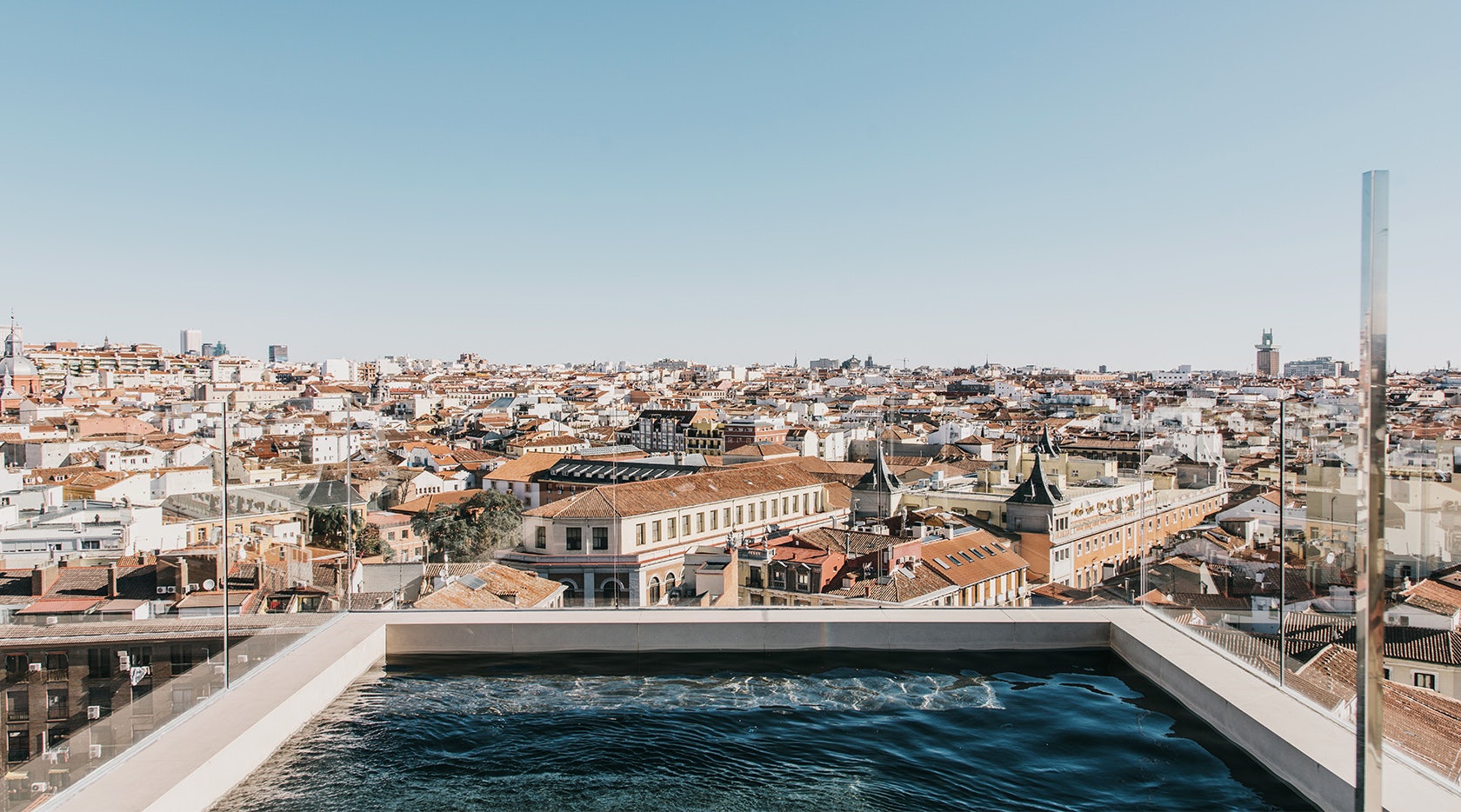 rooftop pool Dear Hotel