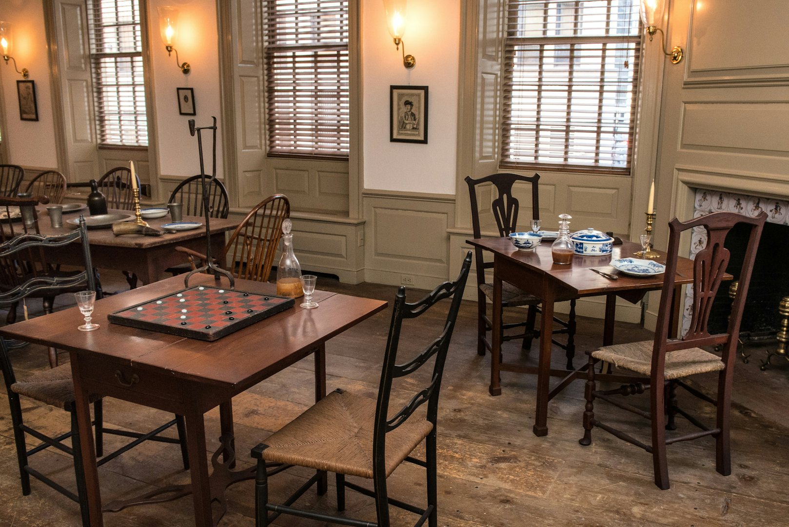 interior of Fraunces Tavern