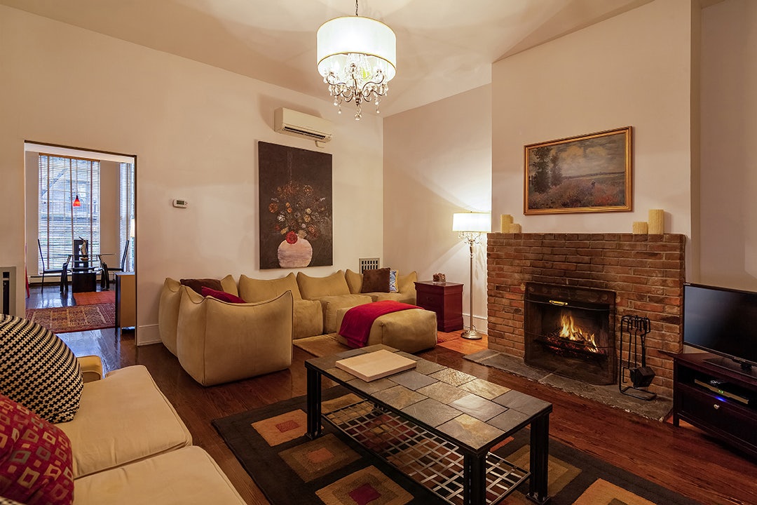 interior of an apartment at Colonial House Inn