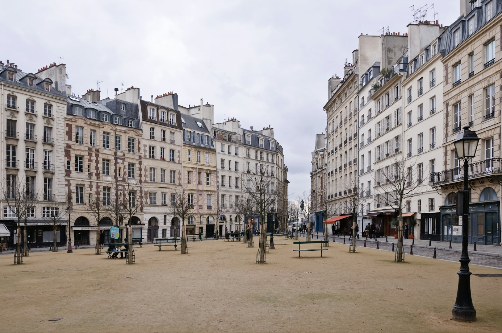 Place Dauphine during autumn