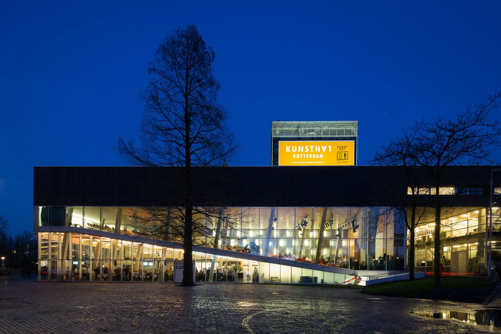 Kunsthal by night