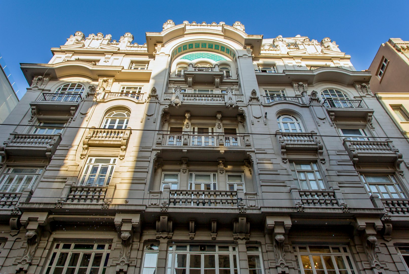 exterior of Mısır Apartımanı
