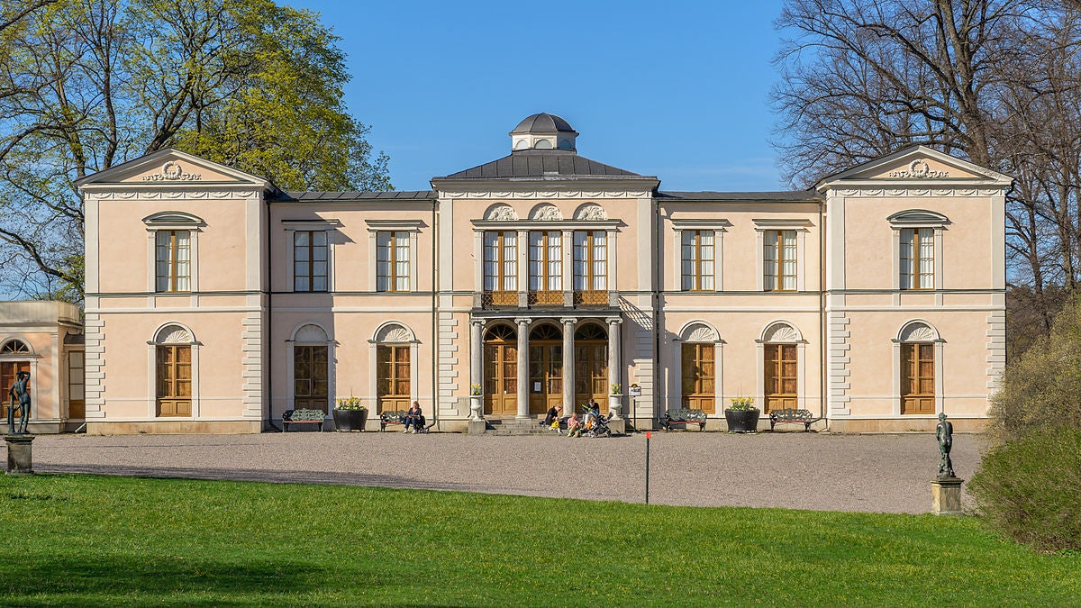 pastel pink-coloured exterior of the Rosendals Slott