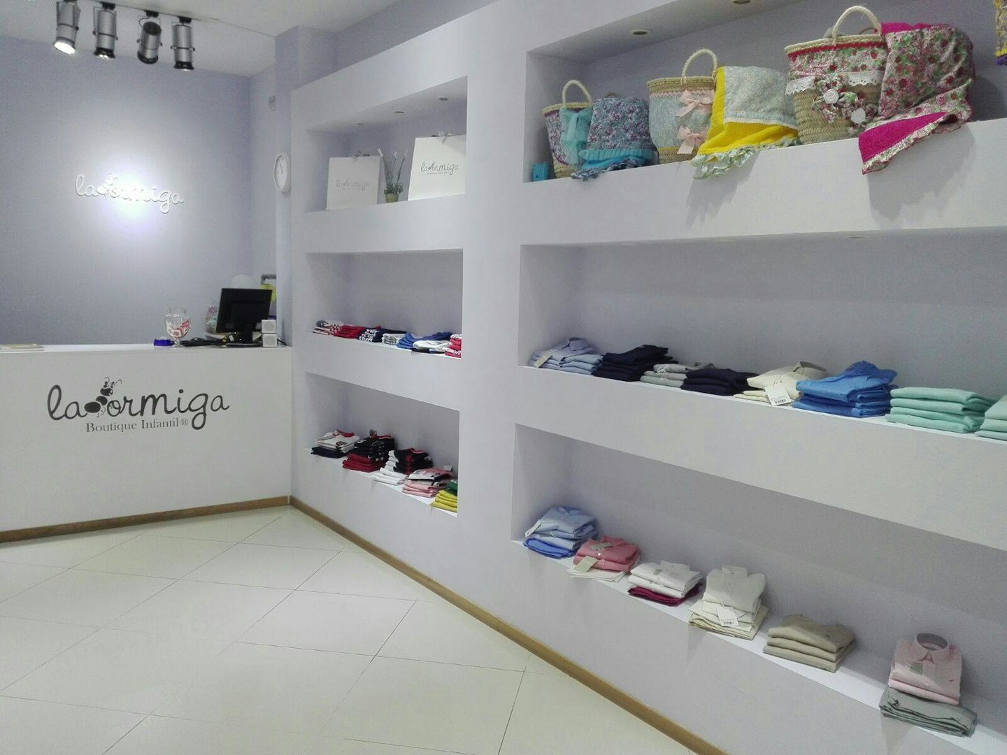 kids clothing in La Ormiga