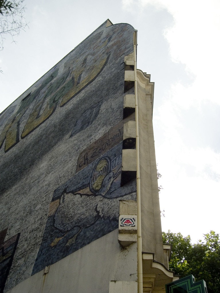 Kiss me Kub in the Rue de Charonne