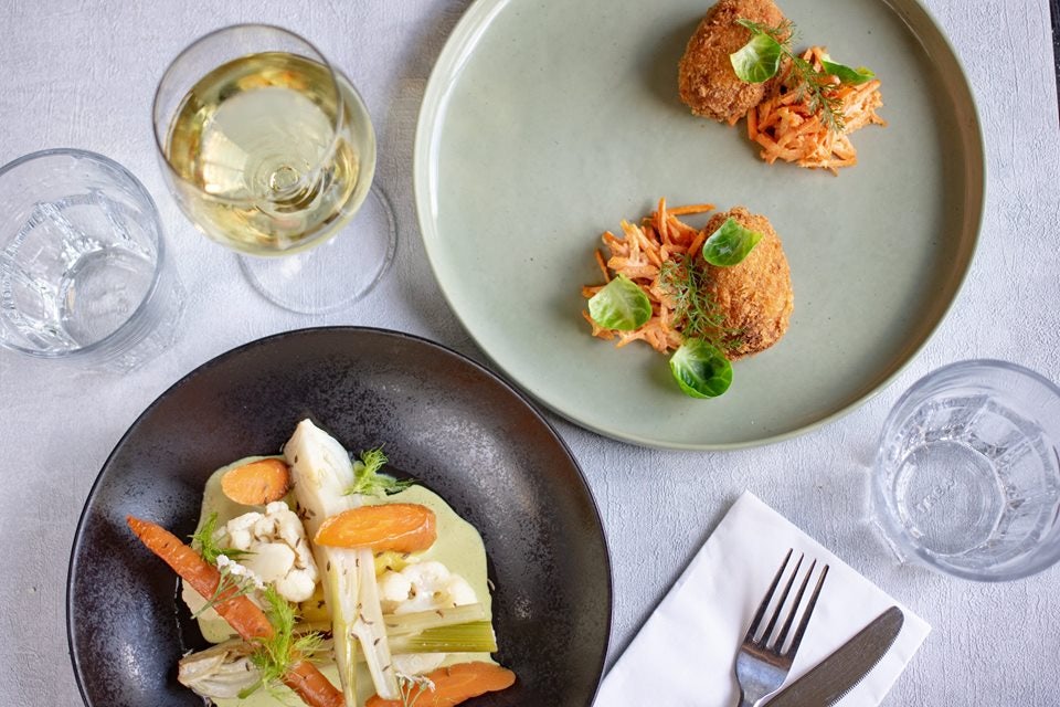 food served by Instock