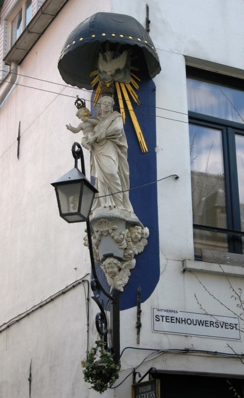 Statue of Virgin Mary at Steenhouwersvest