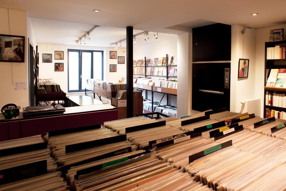 inside Hors-serie record store