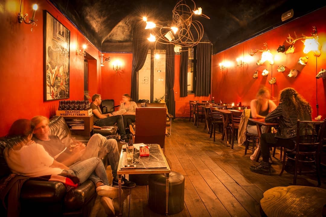 romantic bar interior of De Geus van Gent