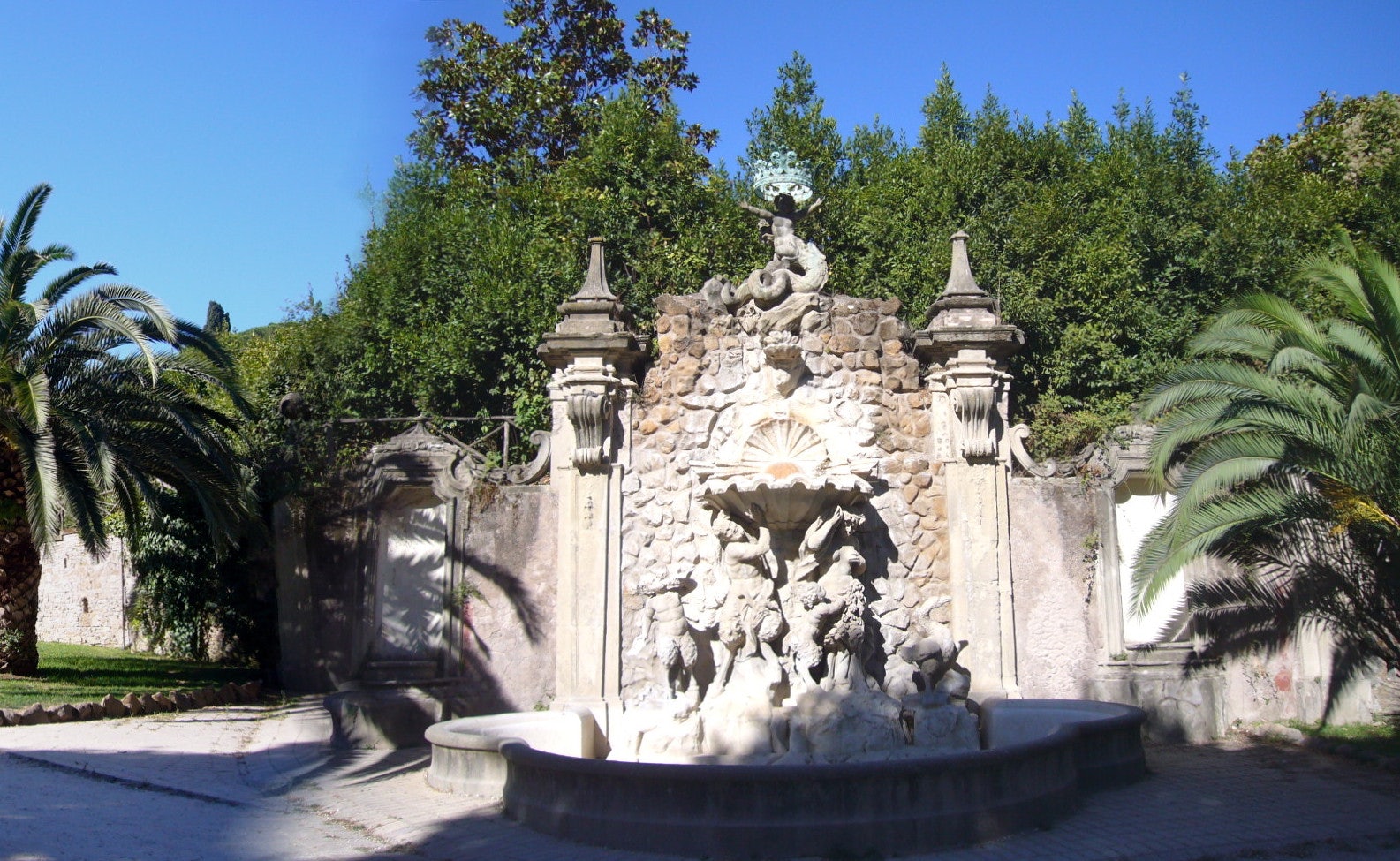 fountain at Villa Sciarra