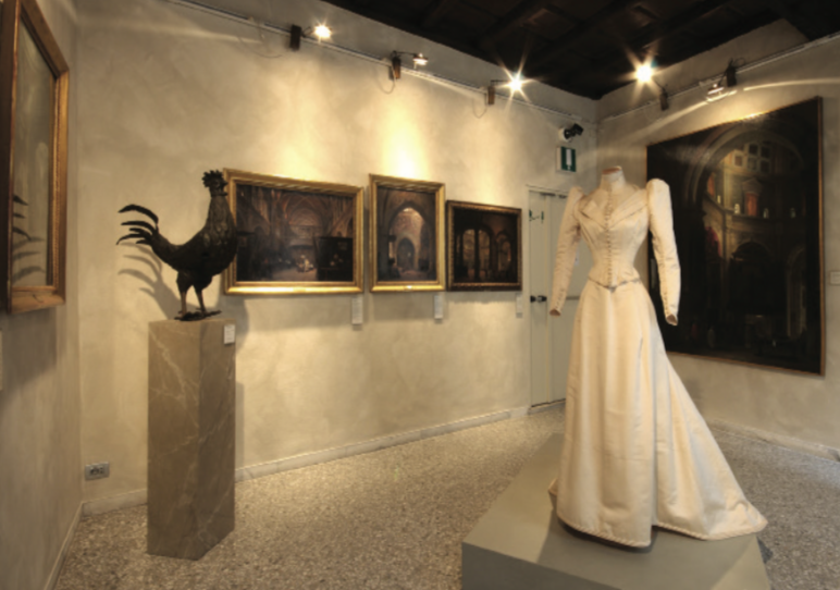 exhibition at the Costume moda immagine