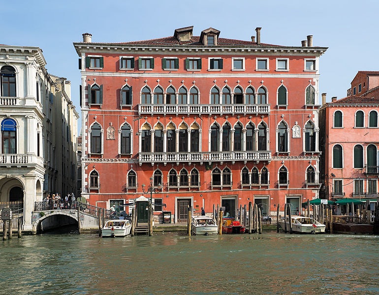 exterior of Palazzo Bembo